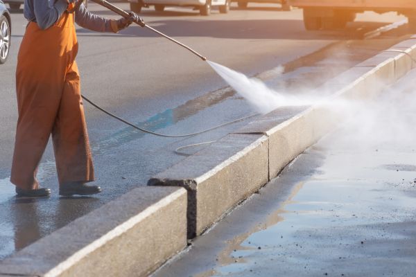 Cost of Commercial Concrete Cleaning in Woodinville