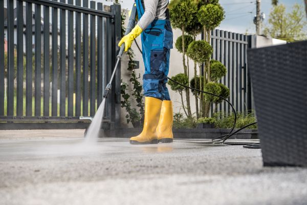 Cost of Driveway Power Washing in Woodinville