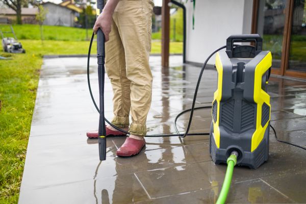 Cost of Porch Pressure Washing in Woodinville