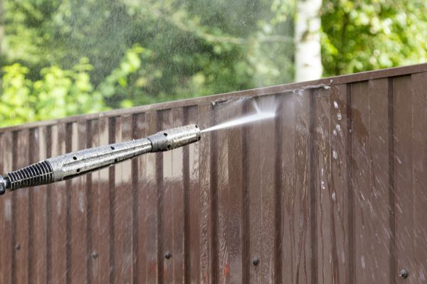 Cost of Vinyl Fence Cleaning in Woodinville