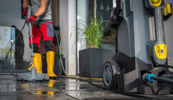 Cost of Commercial Pressure Cleaning in Woodinville