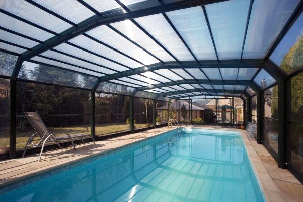 Cost of Pool Enclosure Washing in Woodinville