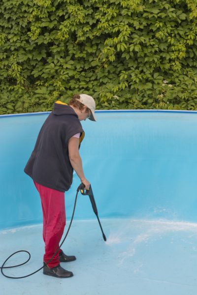 Cost of Pool Pressure Washing in Woodinville