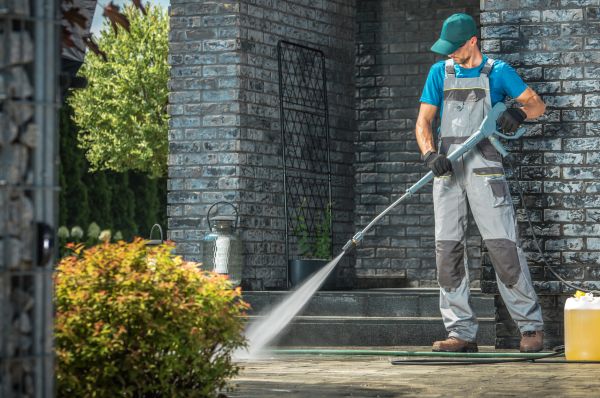 Cost of Outside House Cleaning in Woodinville
