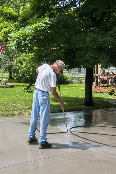 Cost of Driveway Concrete Cleaning in Woodinville