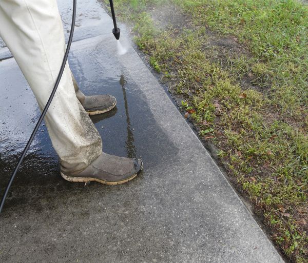 Cost of Concrete Slab Powerwashing in Woodinville